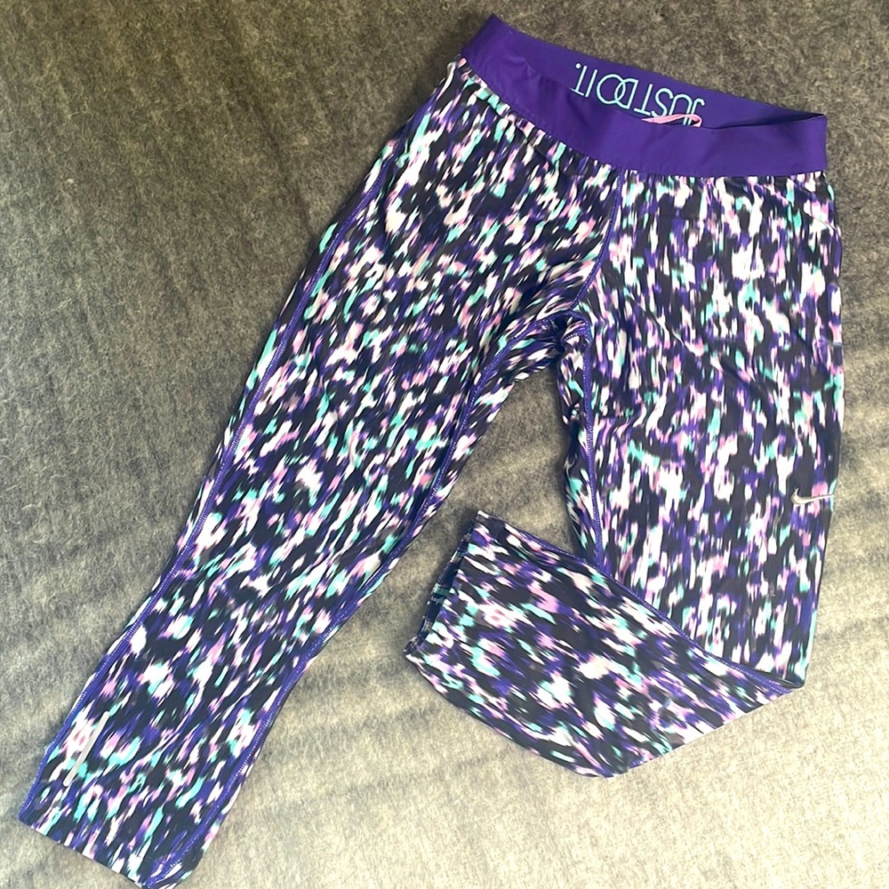 Nike women’s dri-fit capri leggings, casual or workout, size M